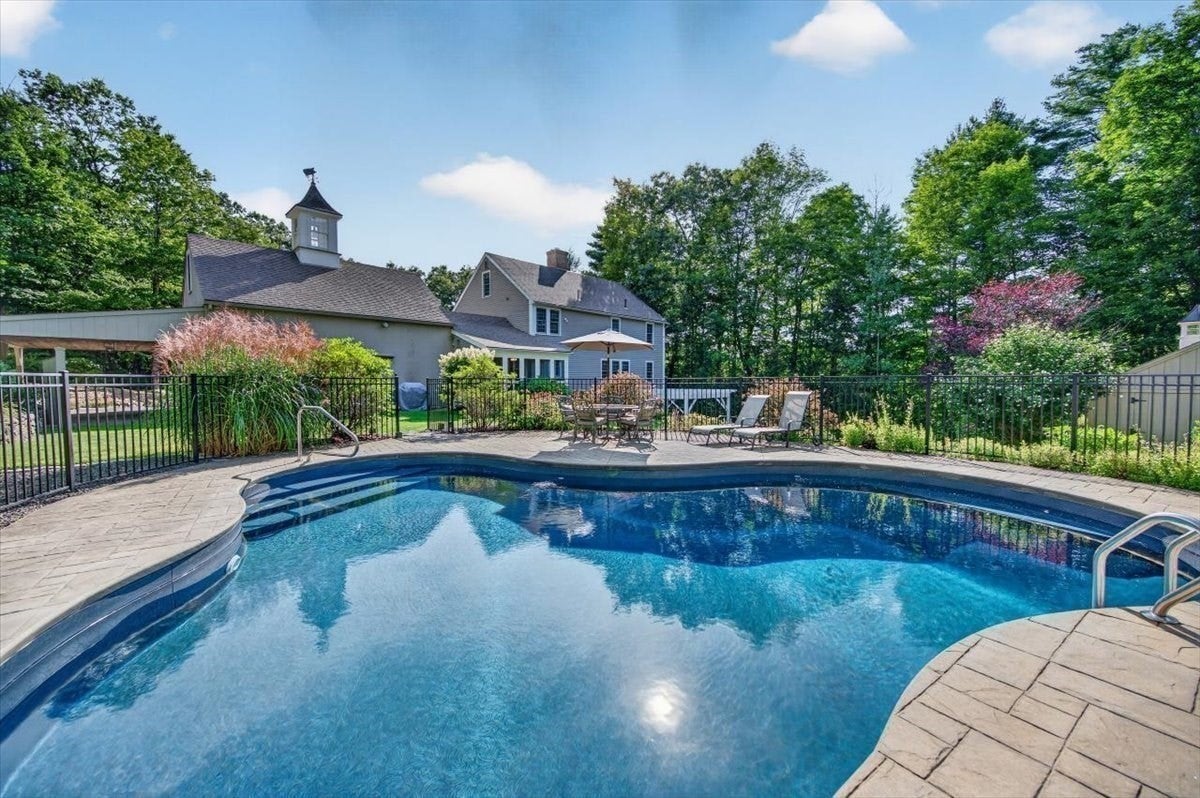 37 Champeaux RD, Brimfield, MA Photo #28