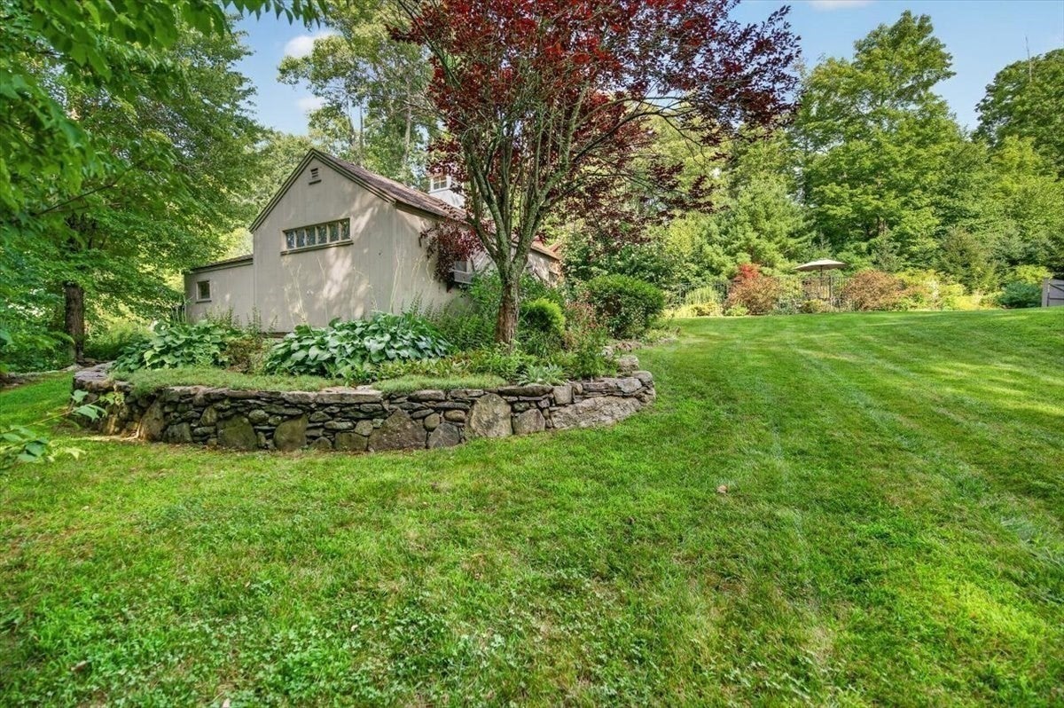 37 Champeaux RD, Brimfield, MA Photo #35