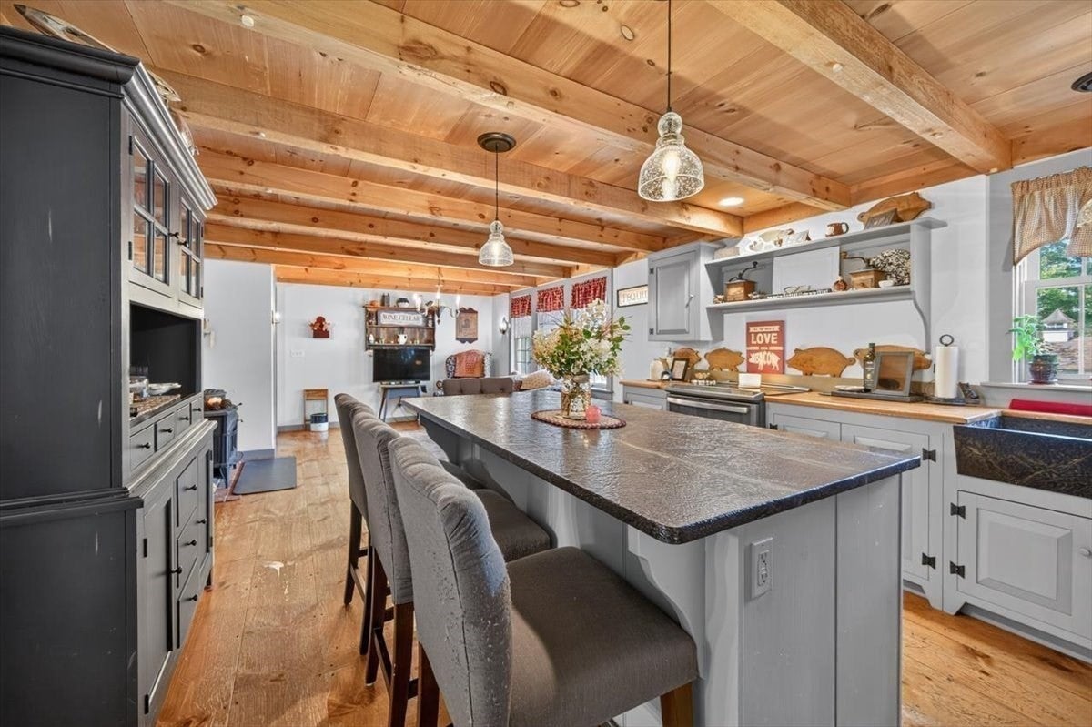 37 Champeaux RD, Brimfield, MA Photo #6
