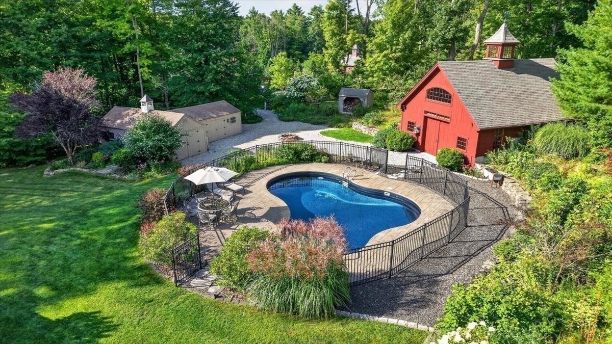 37 Champeaux RD, Brimfield, MA Photo #29