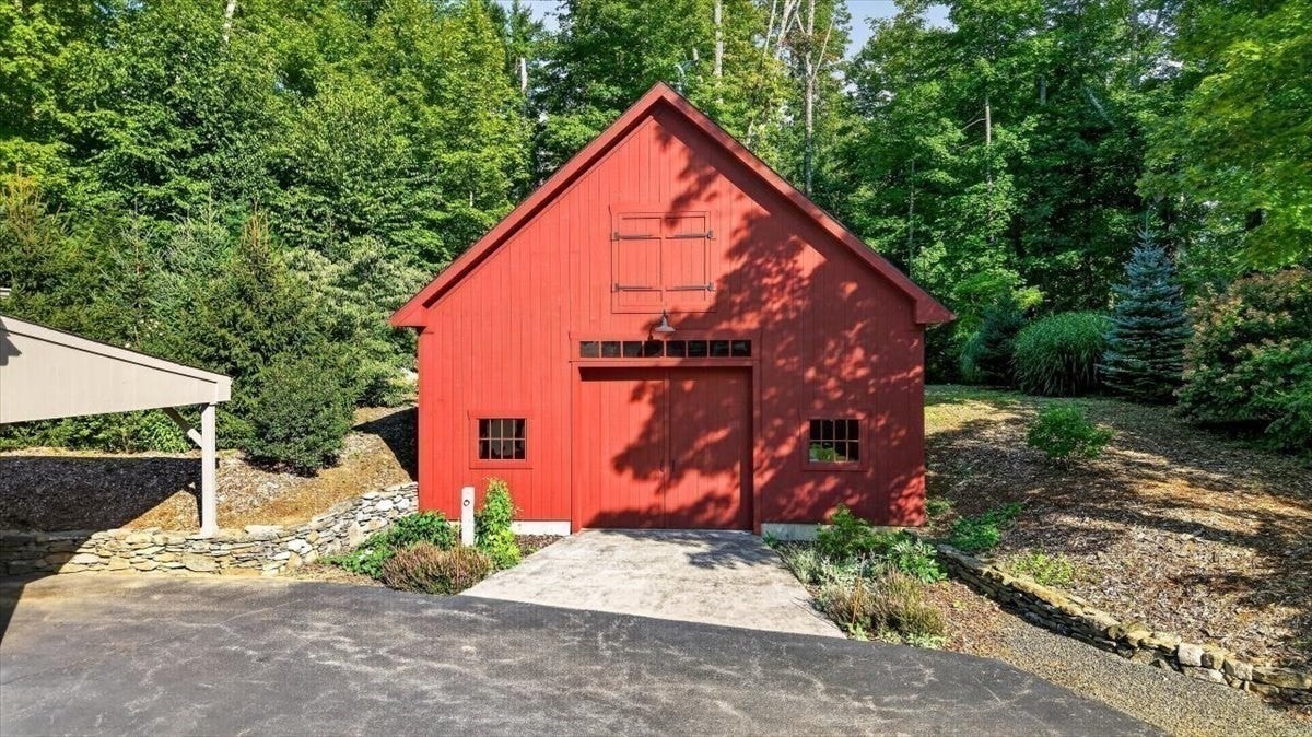 37 Champeaux RD, Brimfield, MA Photo #24
