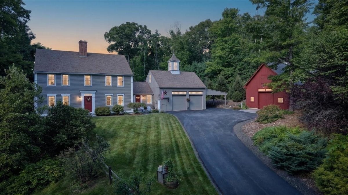 37 Champeaux RD, Brimfield, MA Photo #1