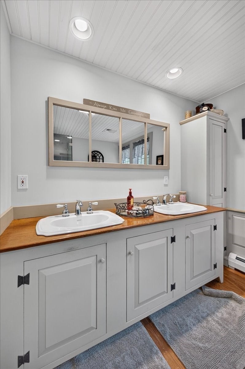 37 Champeaux RD, Brimfield, MA Photo #13