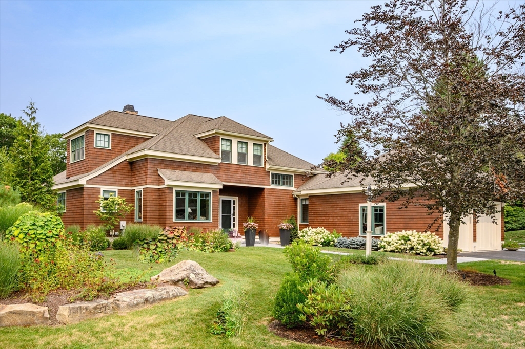 51 Clubhouse Drive 51
