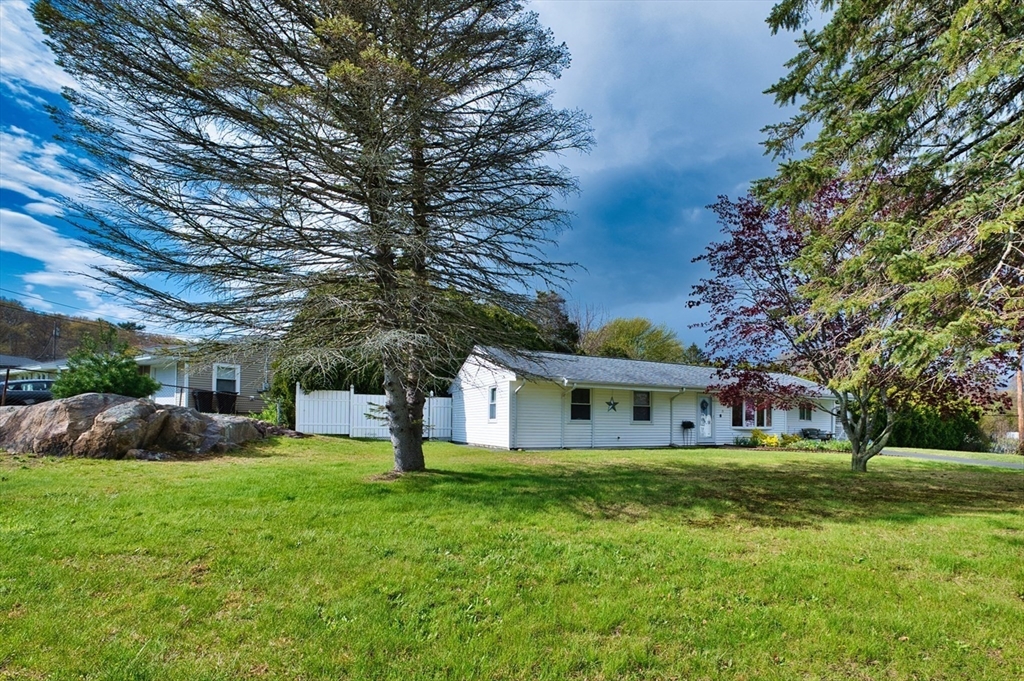 15 Mishawum Dr, Dartmouth, MA Photo #3
