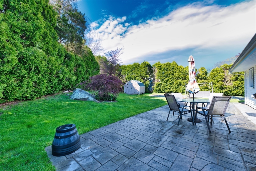 15 Mishawum Dr, Dartmouth, MA Photo #11