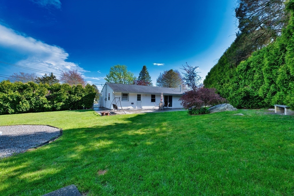 15 Mishawum Dr, Dartmouth, MA Photo #8