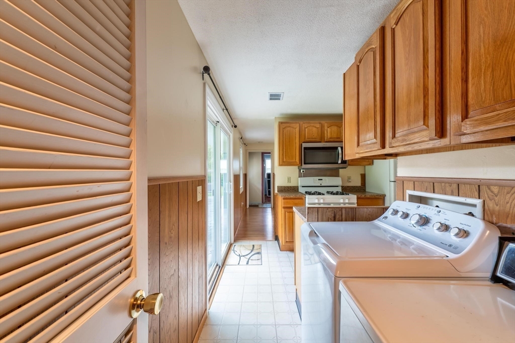 15 Mishawum Dr, Dartmouth, MA Photo #23