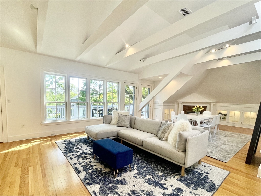 876 Beacon St 5