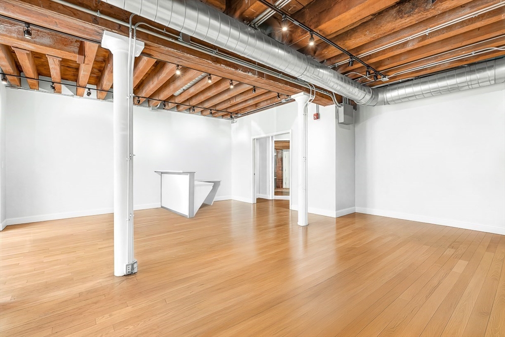 343 Commercial St 112