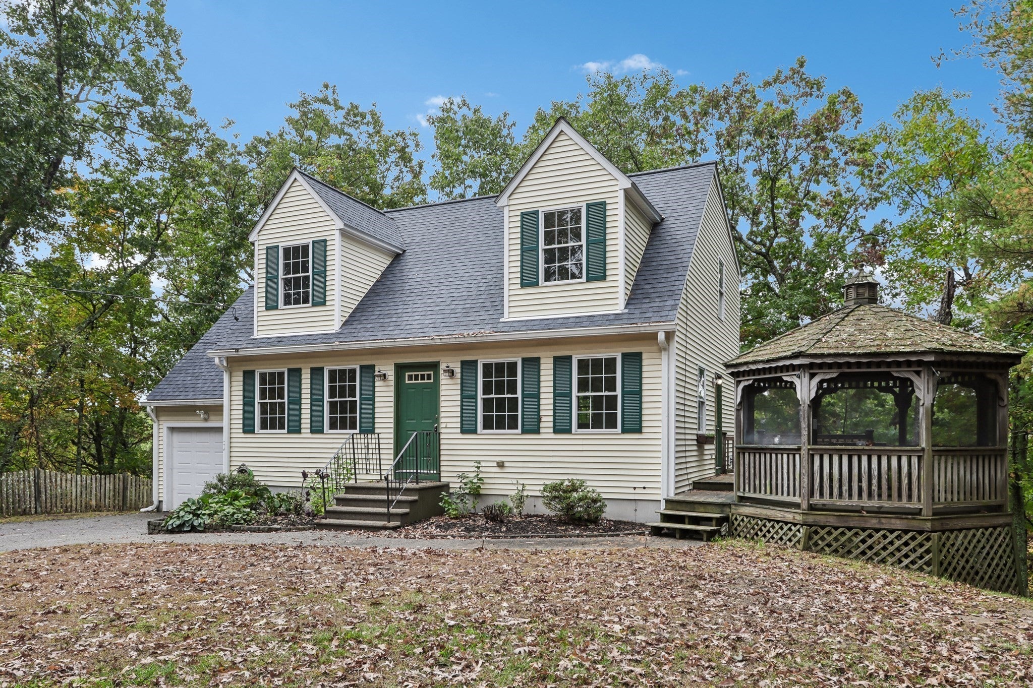 Photo of 34 Cork Cir, Millville, MA