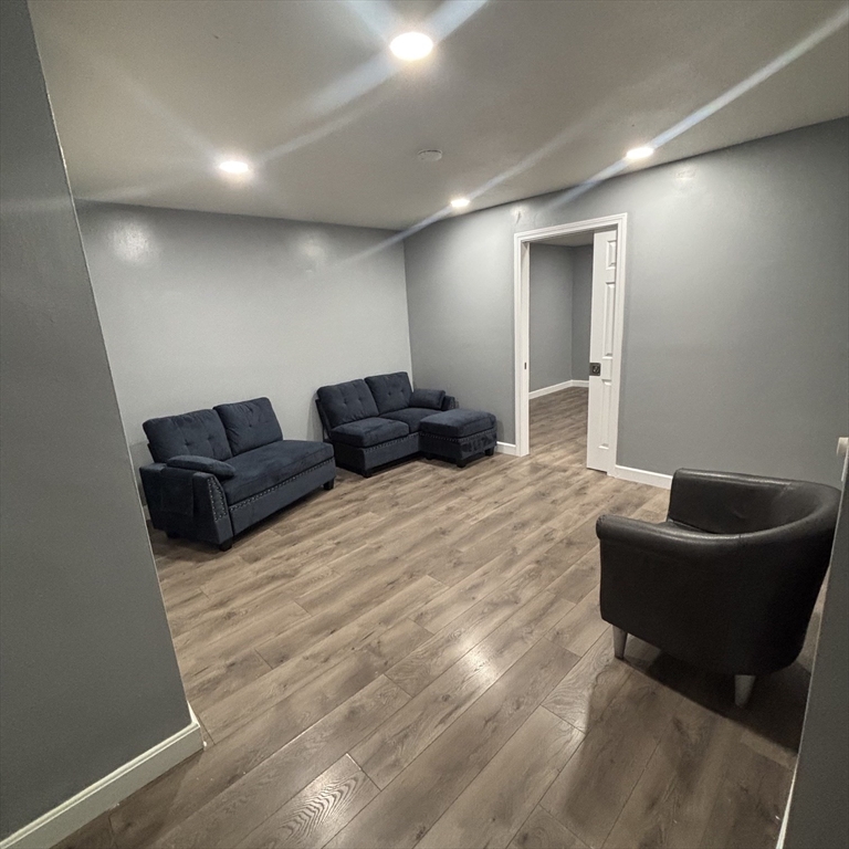 800 Hyde Park Ave 3