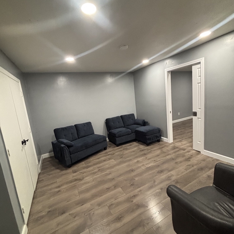 800 Hyde Park Ave 3