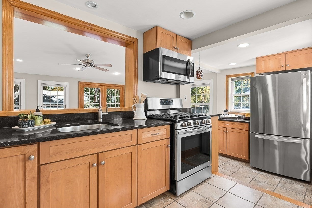198 South Rd, Bedford, MA, 198 South Rd, Bedford, MA Photo #10