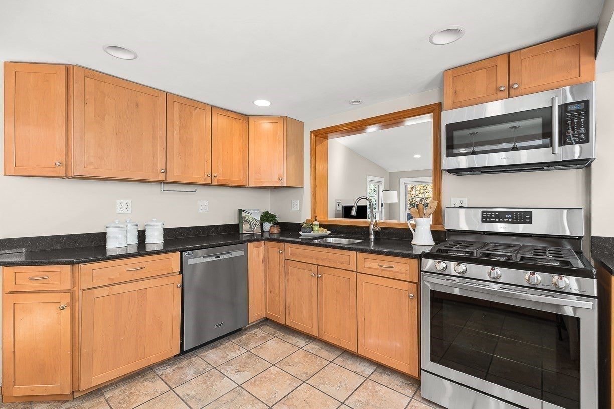 198 South Rd, Bedford, MA, 198 South Rd, Bedford, MA Photo #9