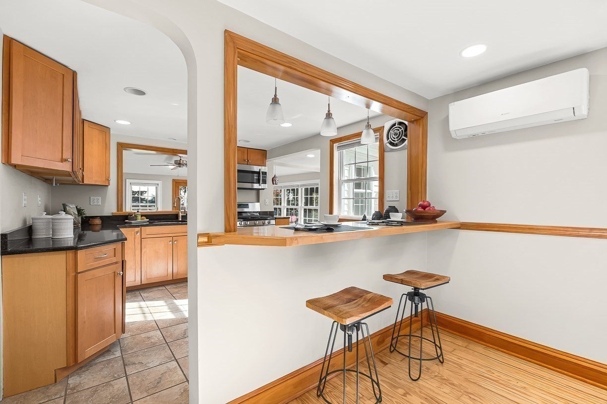198 South Rd, Bedford, MA, 198 South Rd, Bedford, MA Photo #12