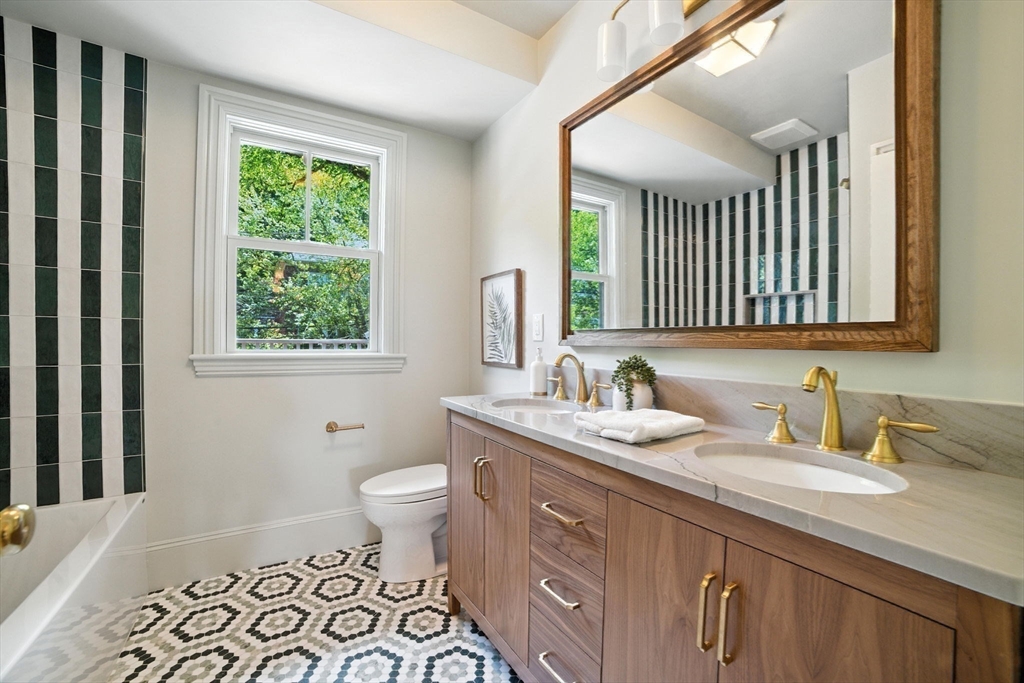 197 Winchester Street #1, Brookline, MA Photo #15