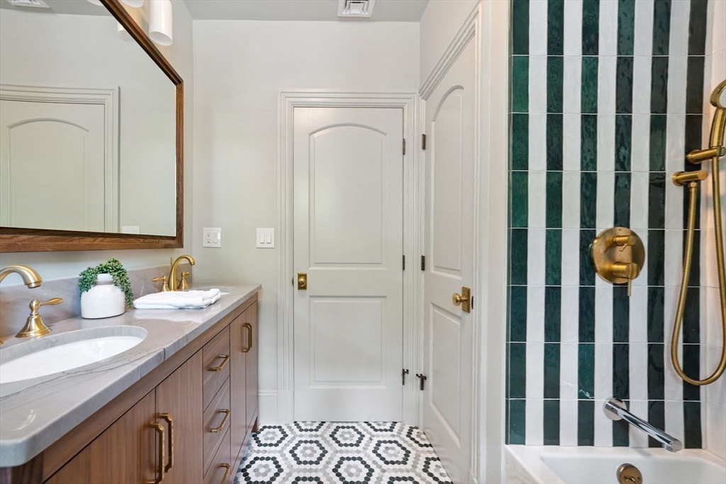 197 Winchester Street #1, Brookline, MA Photo #16