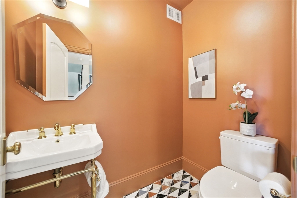 197 Winchester Street #1, Brookline, MA Photo #11