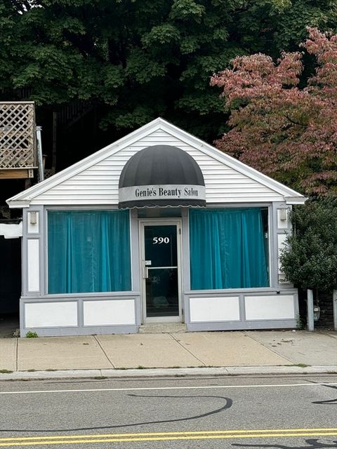 Photo of 590 Franklin St, Worcester, MA 01604 (MLS # 73512381)