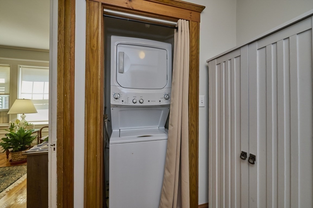 Belmont, Massachusetts 02478, United States, 7 Bedrooms Bedrooms, ,2 BathroomsBathrooms,Residential,Active,194603