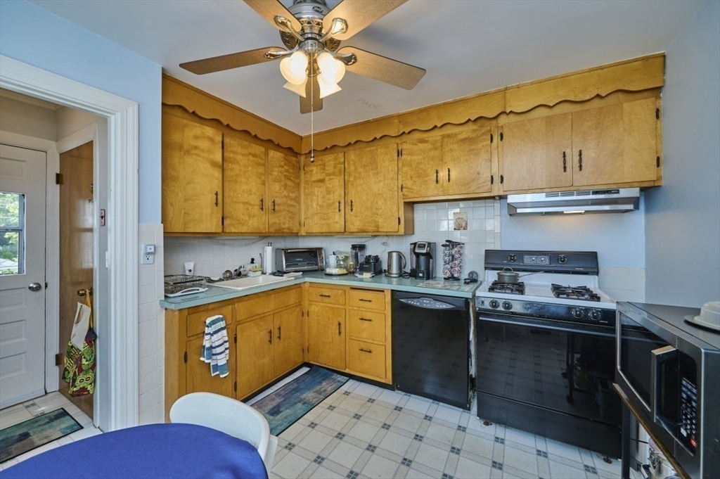 Belmont, Massachusetts 02478, United States, 7 Bedrooms Bedrooms, ,2 BathroomsBathrooms,Residential,Active,194603