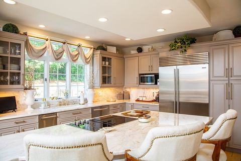 8 Riverside Terrace Easton MA 02356