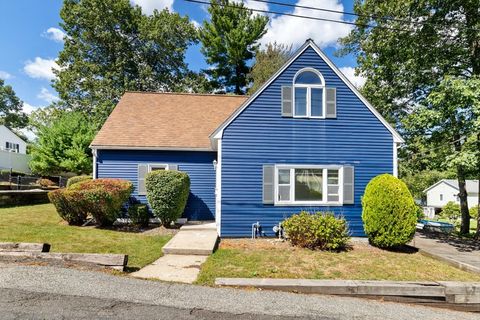 14 Rockwood Rd Lynnfield MA 01940