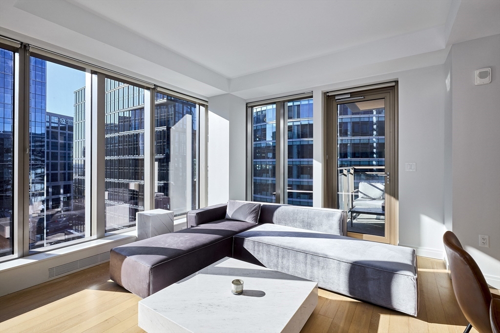 133 Seaport Blvd 1605