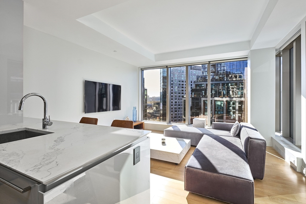 133 Seaport Blvd 1605