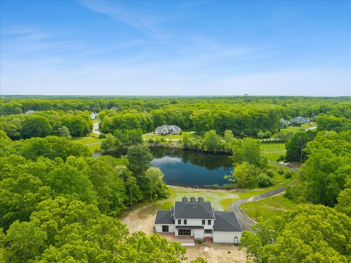 30 Starr Ln