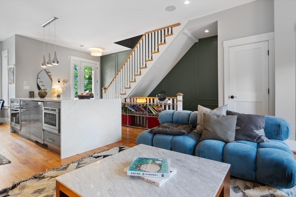 38 Sheridan St 38