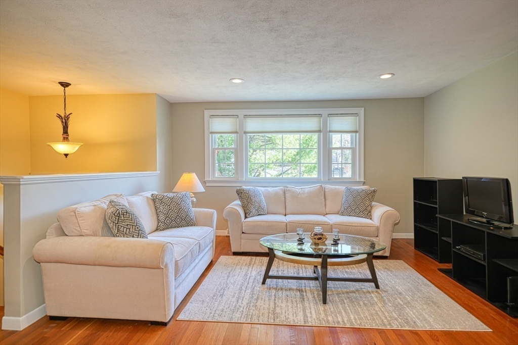 16 Harborwood Dr