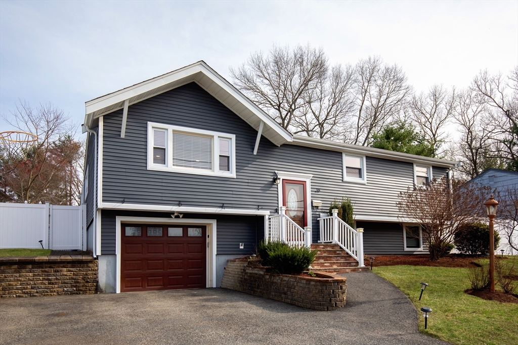 35 Petipas Ln