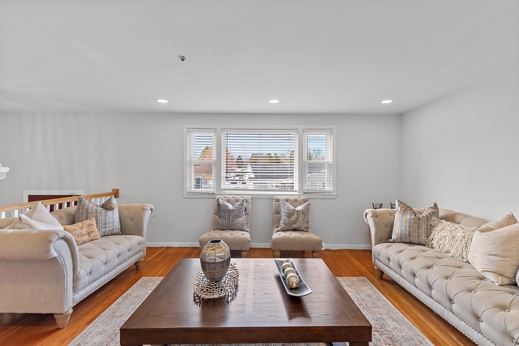 35 Petipas Ln