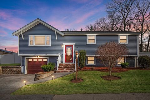 35 Petipas Ln Randolph MA 02368