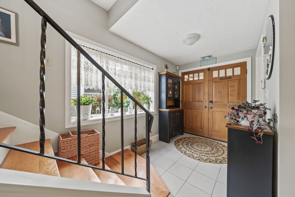 184 Bay Ave 2