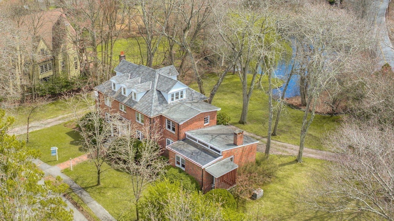 24 Radcliff Rd