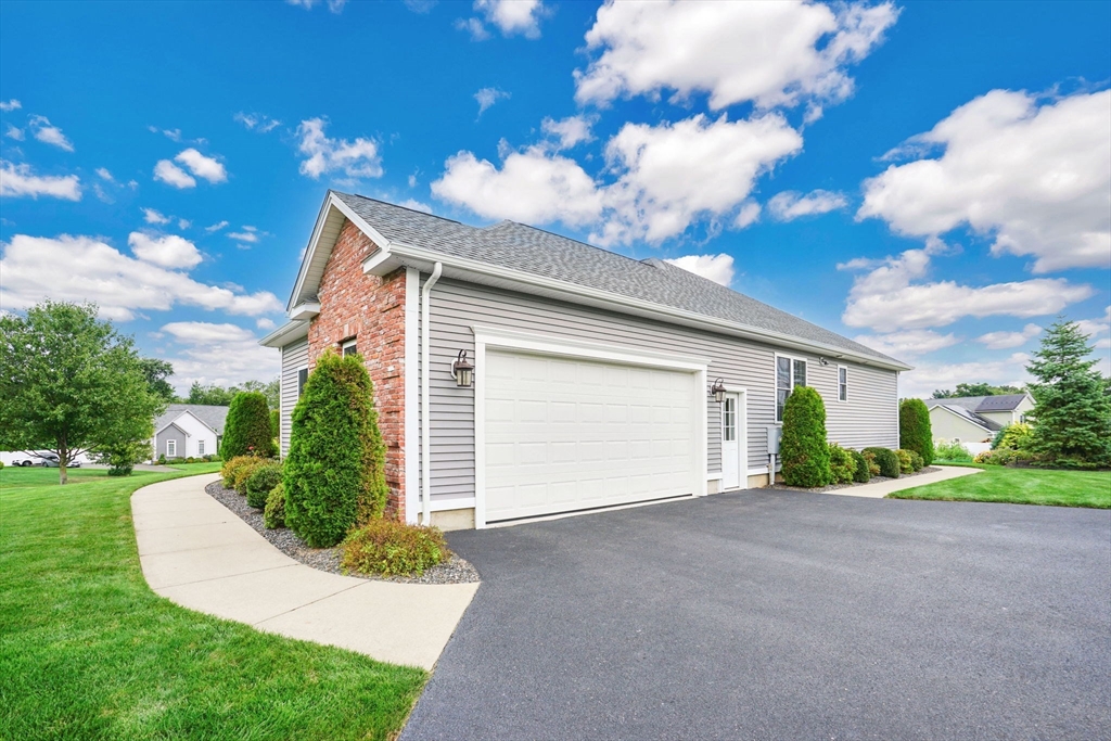 60 Farmington Cir
