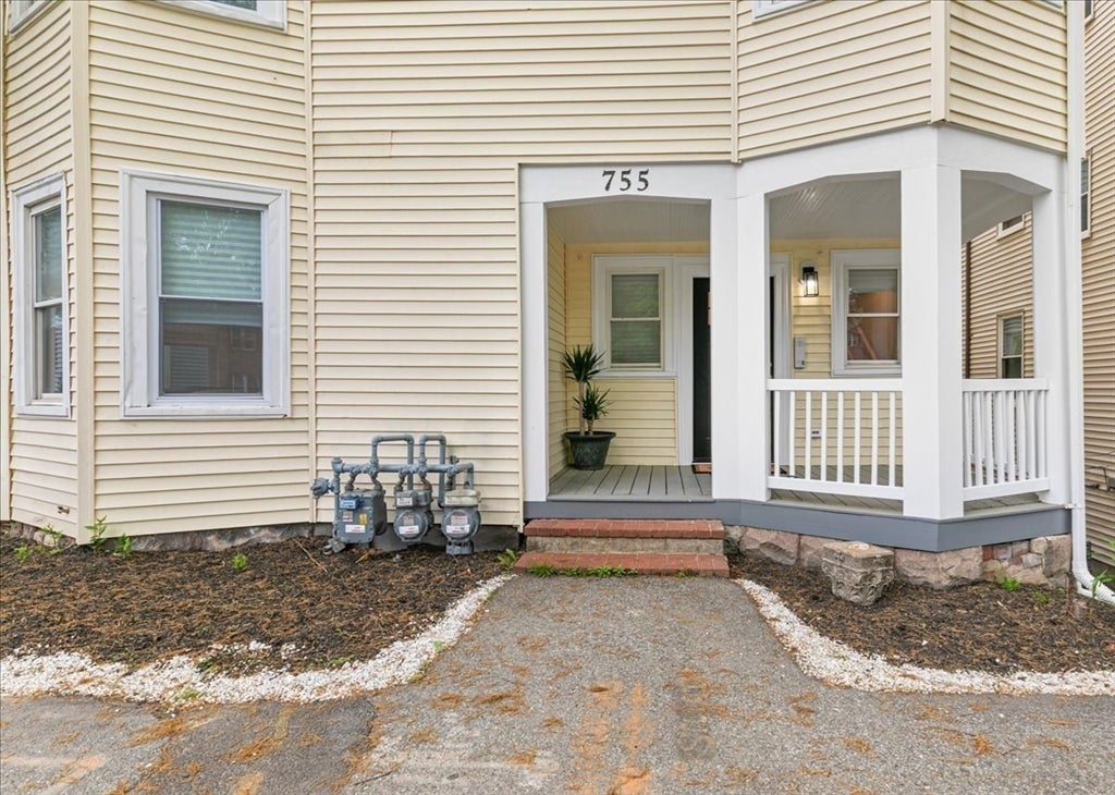 755 Boylston St 3