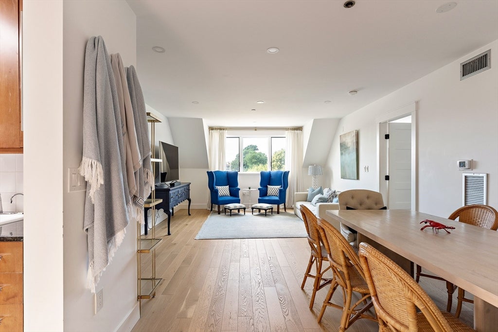 65 Chelsea Street 403