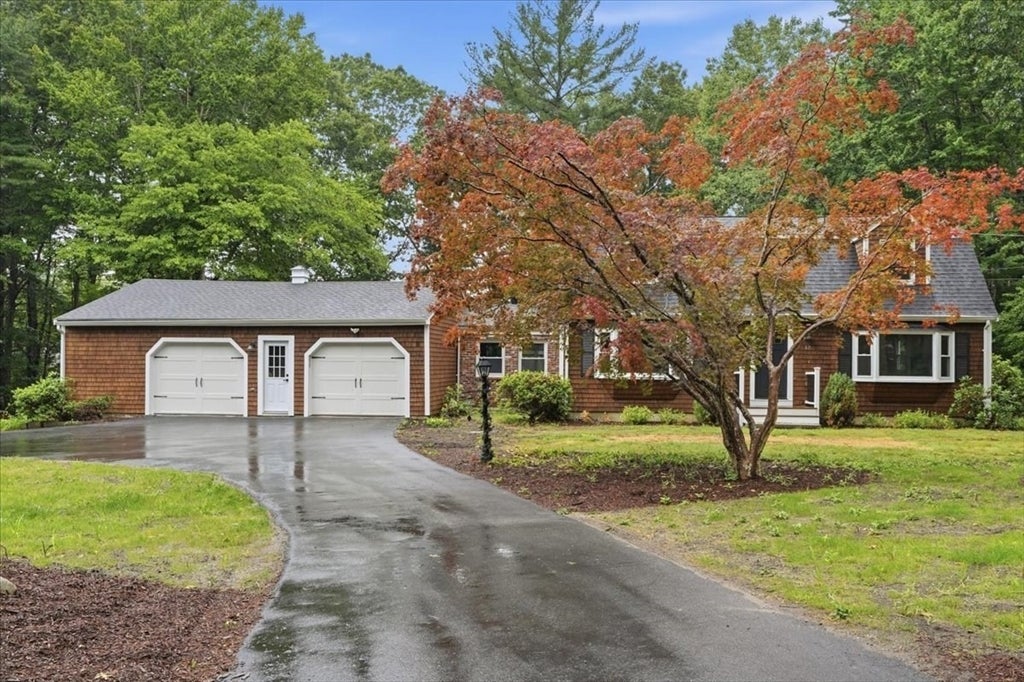 37 Orchard Dr, Pembroke, MA Photo #2