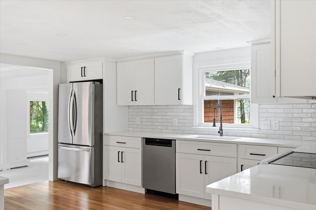 37 Orchard Dr, Pembroke, MA Photo #13