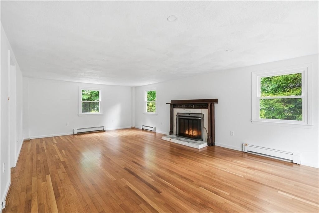 37 Orchard Dr, Pembroke, MA Photo #5
