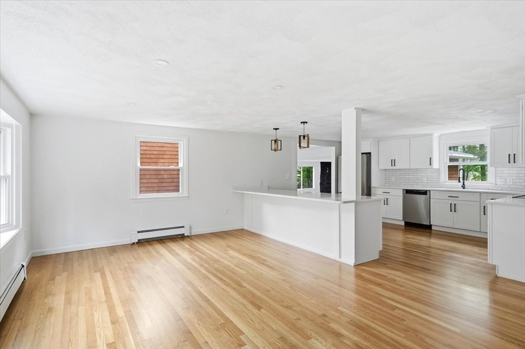 37 Orchard Dr, Pembroke, MA Photo #24
