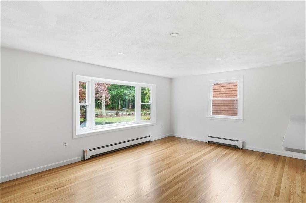 37 Orchard Dr, Pembroke, MA Photo #19