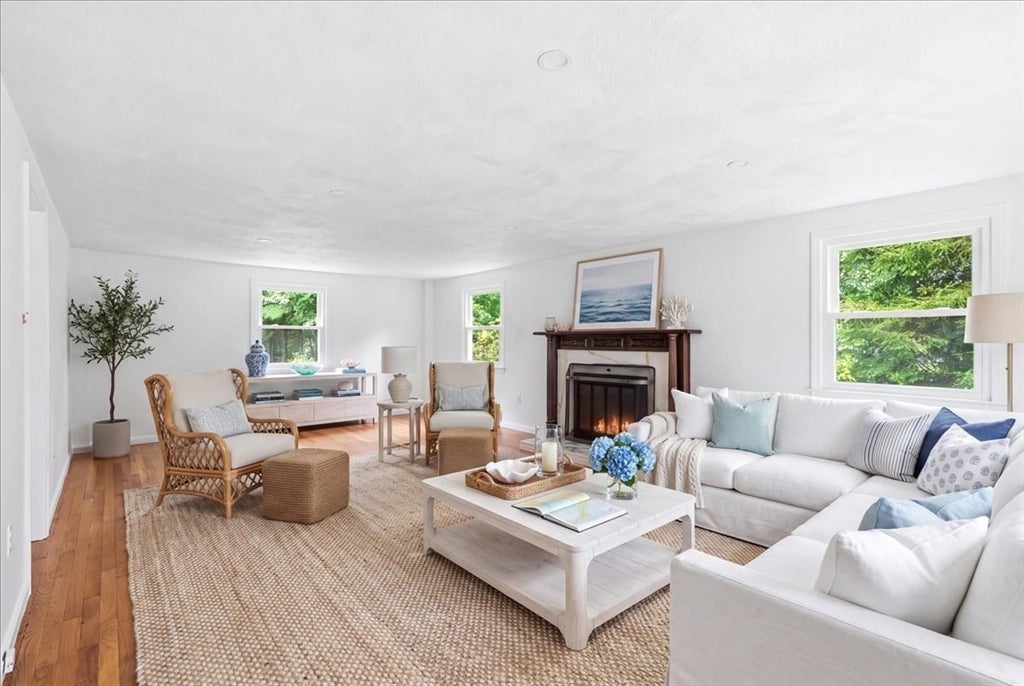 37 Orchard Dr, Pembroke, MA Photo #18