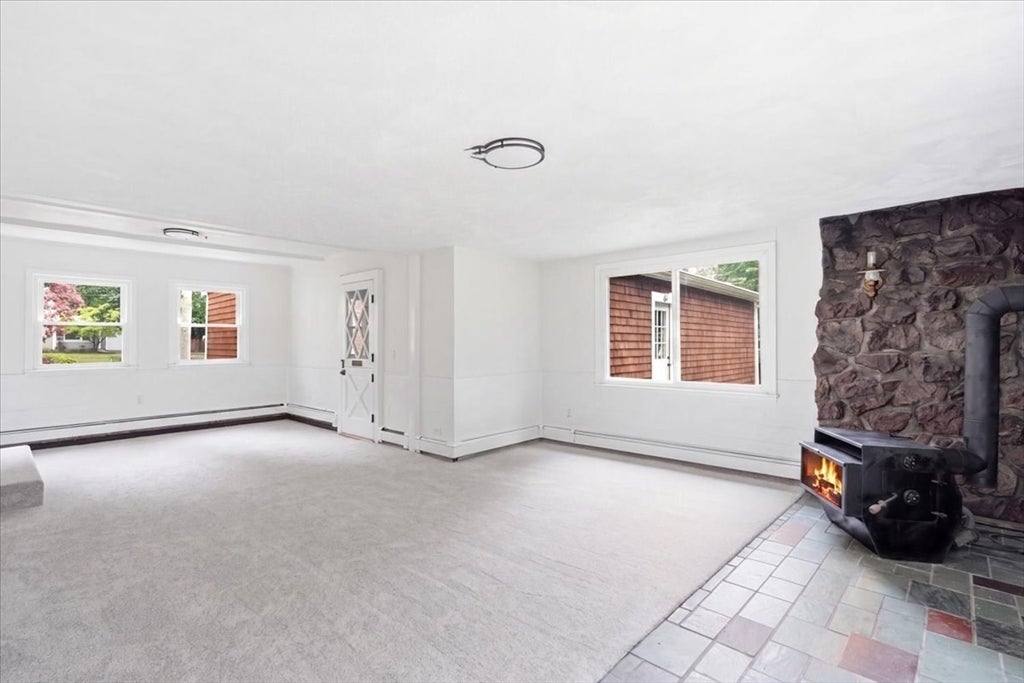 37 Orchard Dr, Pembroke, MA Photo #28