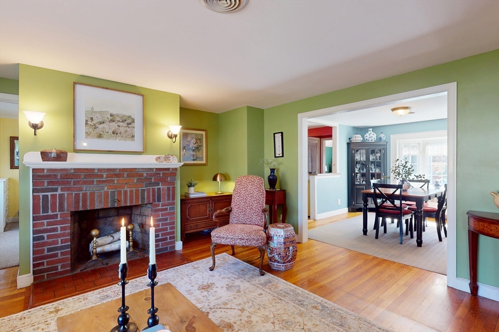 3 Alderwood Rd