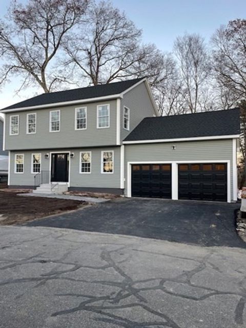 38 Colonial Rd Webster MA 01570
